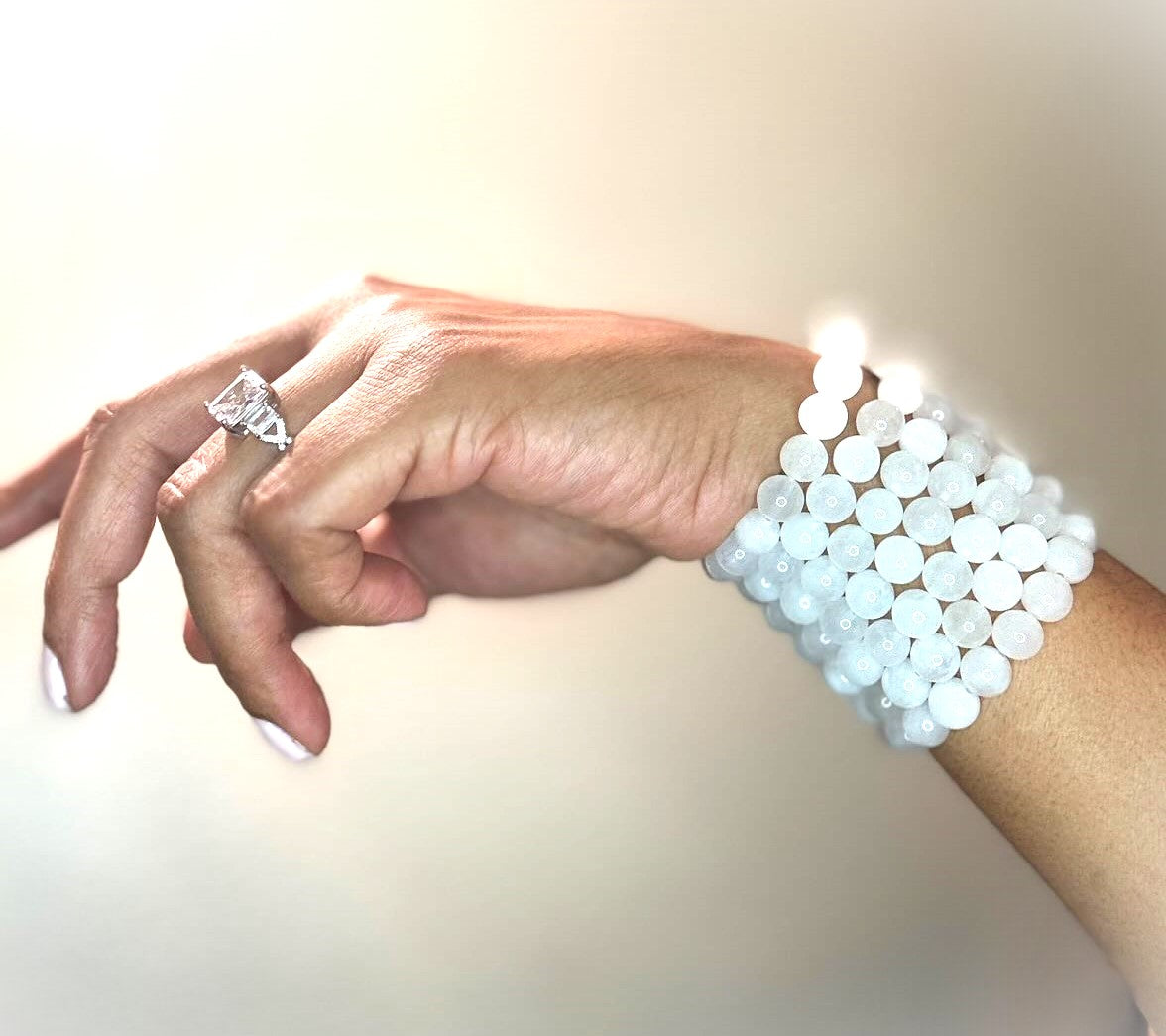 White Jade Bracelet: A Symbol of Purity and Serenity